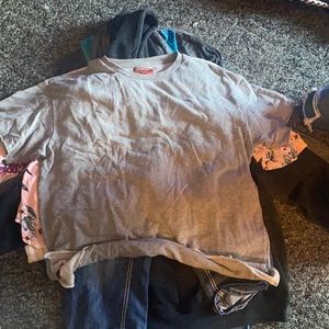 Women’s Arizona brand t-shirt, gray, size Medium